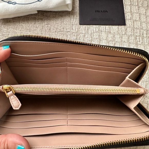 Prada Zippy Saffiano Flocco black leather wallet😍 - Picture 6 of 6